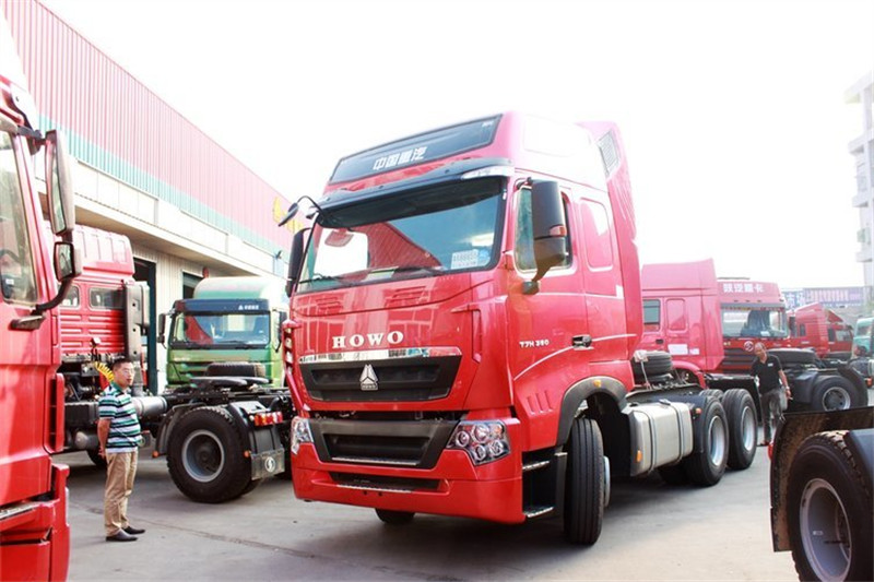 中国重汽 HOWO T7H重卡 440马力 6X2 国四牵引车(高顶)(16档)(ZZ4257V323HD1)