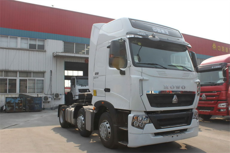 中国重汽 HOWO T7H重卡 480马力 6X2 国四危险品牵引车(高顶)(ZZ4257V323HD1W)