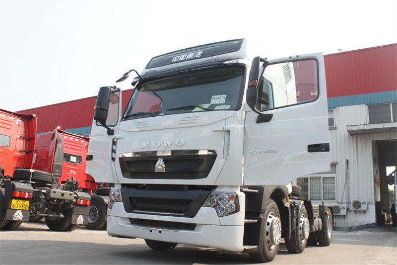 中国重汽 HOWO T7H重卡 480马力 6X2 国四危险品牵引车(高顶)(ZZ4257V323HD1W)