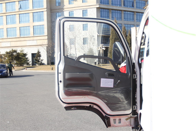 福田 奥铃 捷运 95马力 3.7米 国四排半厢式轻卡(蓝牌)(BJ5049V8CEA-6)