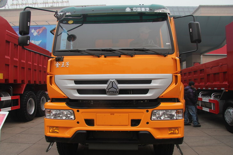 中国重汽 金王子重卡 340马力 6X4 5.7米 国四 自卸车(新型渣土车)(ZZ3251N3841D1)