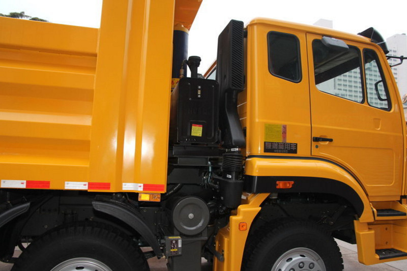 中国重汽 豪瀚J7B 复合版 380马力 8X4 6.8米 国五自卸车(ZZ3315N3066E1)