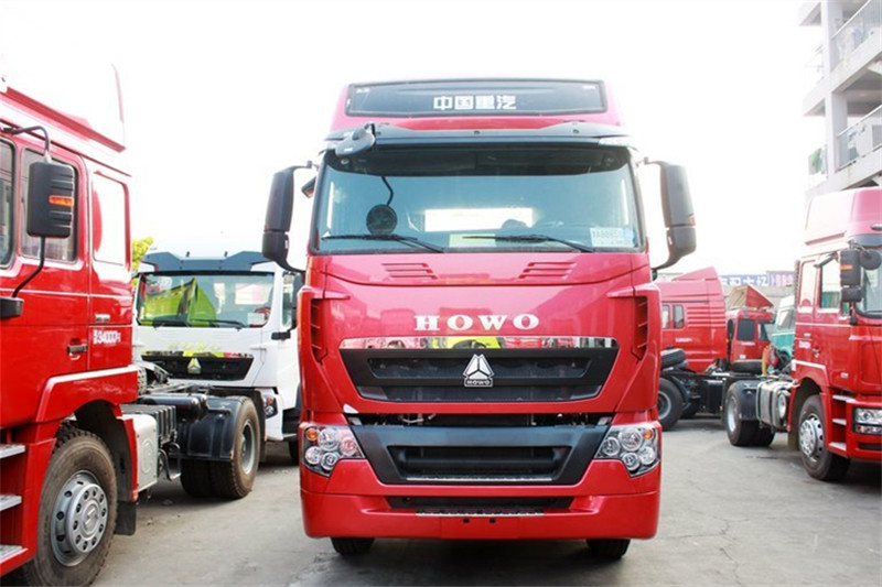 中国重汽 HOWO T7H重卡 400马力 6X2 国四危险品牵引车(高顶)(16档)(ZZ4257V323HD1W)