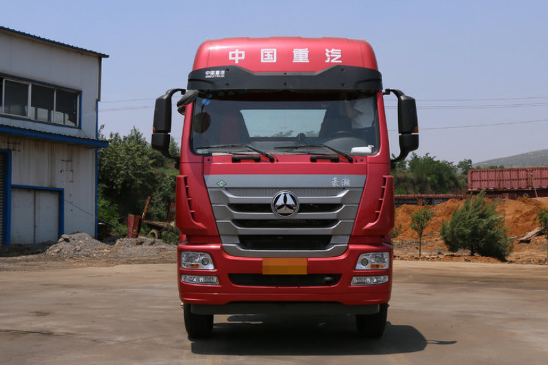 中国重汽 豪瀚J7G重卡 430马力 6X4 国五LNG牵引车(ZZ4255V3846E1LX)