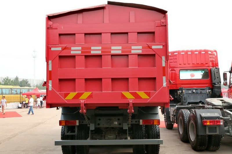 中国重汽 斯太尔M5G重卡 340马力 8X4 7米 国五 自卸车(ZZ3311N326GE1)