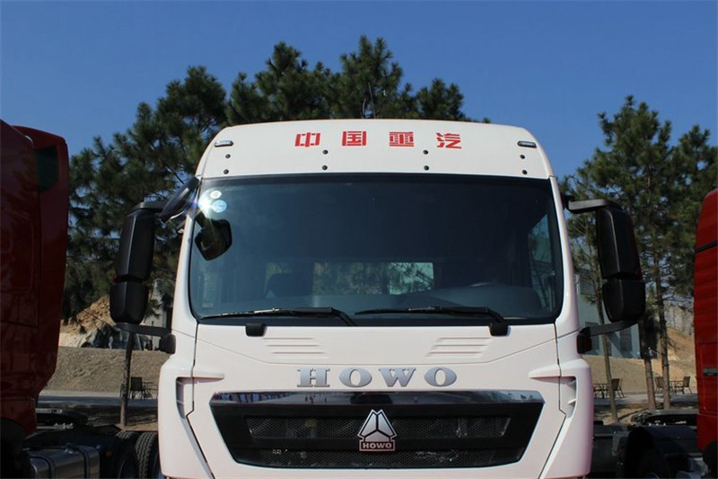 中国重汽 HOWO T5G重卡 轻量化版 350马力 6X4 国四牵引车(ZZ4257N324GD1)