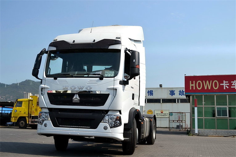 中国重汽 HOWO T5G重卡 350马力 6X4 国四牵引车(NVS7)(ZZ4257N324GD1)