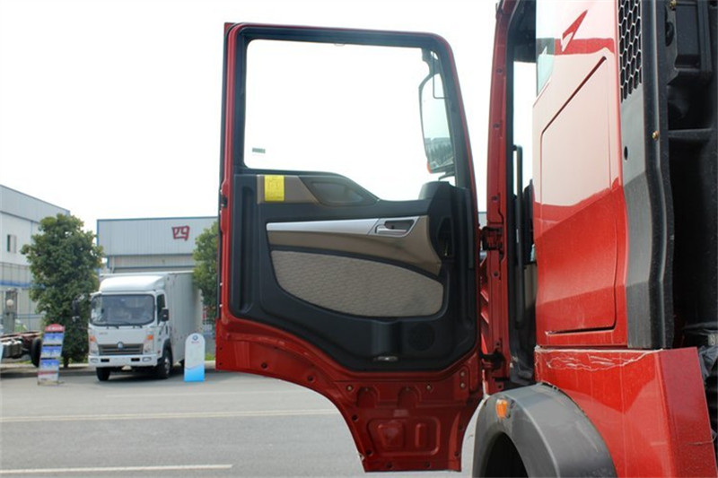 中国重汽 HOWO T5G重卡 340马力 6X4 国四牵引车(ZZ4257N324GE1)