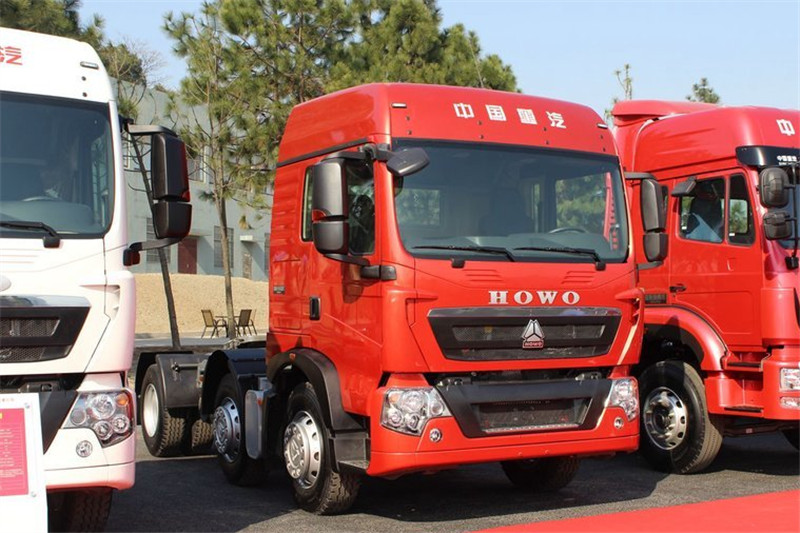 中国重汽 HOWO T5G重卡 轻量化版 350马力 6X2 国四牵引车(ZZ4257N25CGD1)
