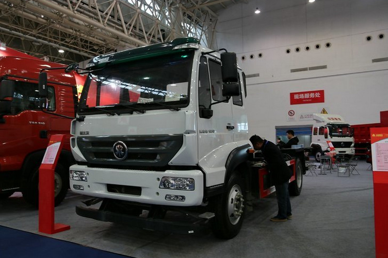 中国重汽 斯太尔M5G中卡 240马力 6X2 6.6米 国四 自卸车(ZZ3251K40CGD1)