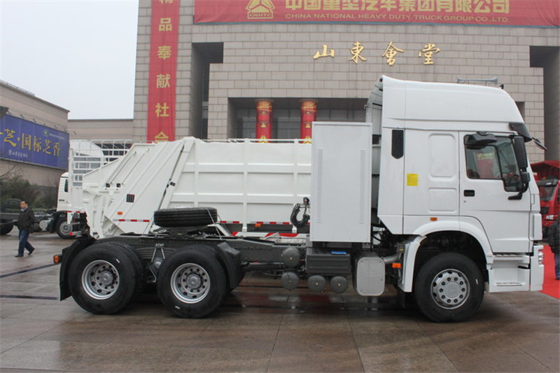中国重汽 HOWO重卡 380马力 6X4  国五LNG牵引车(ZZ4257N3847E1LB)