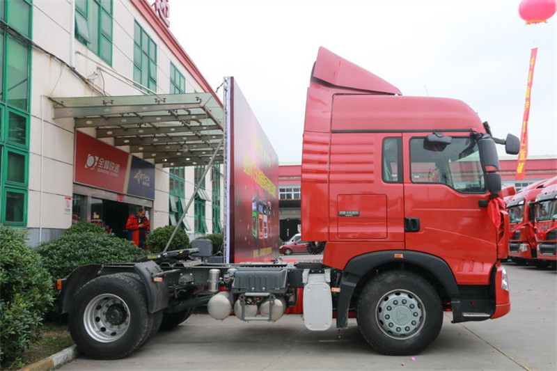 中国重汽 HOWO T5G重卡 340马力 4X2 国五牵引车(ZZ4187N361GE1)