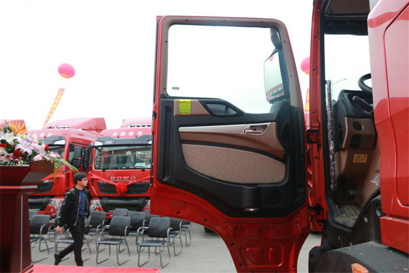 中国重汽 HOWO T5G重卡 340马力 4X2 国五牵引车(ZZ4187N361GE1)