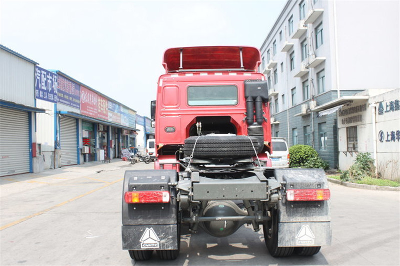 中国重汽 HOWO重卡 340马力 6X4 国四危险品牵引车(ZZ4257N3247D1W)