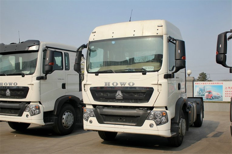 中国重汽 HOWO T5G重卡 280马力 4X2 国四牵引车(ZZ4187M361GD1)