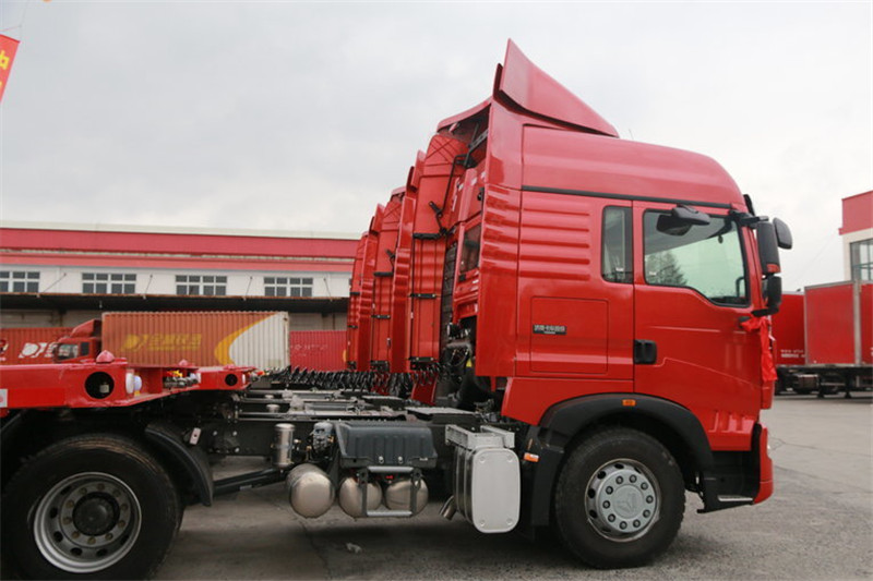 中国重汽 HOWO T5G重卡 340马力 4X2 国四牵引车(ZZ4187N361GD1)