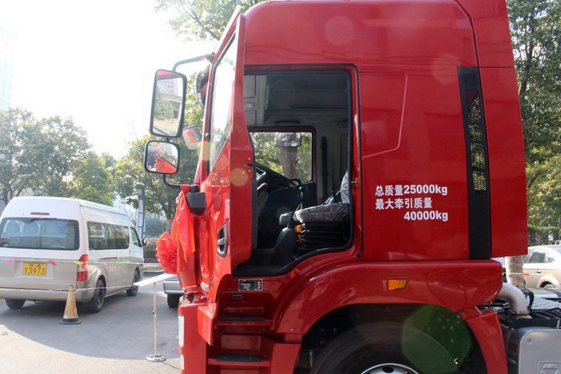 徐工 漢风G5重卡 290马力 4X2 国五 牵引车(NXG4180D5NA)