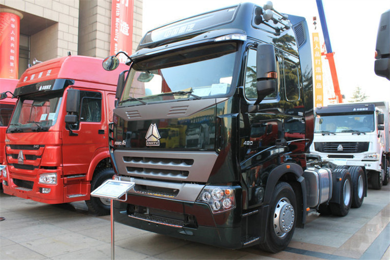 中国重汽 HOWO A7重卡 420马力 6X4 国四牵引车(ZZ4257V3247P1B)