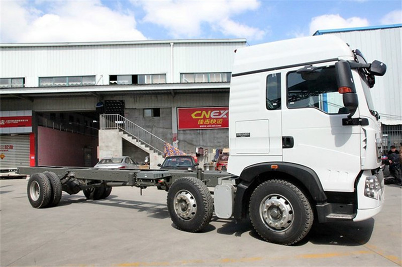 中国重汽 HOWO T5G中卡 160马力 4X2 6.9米 国五排半栏板式载货车(ZZ1127K501GE1)