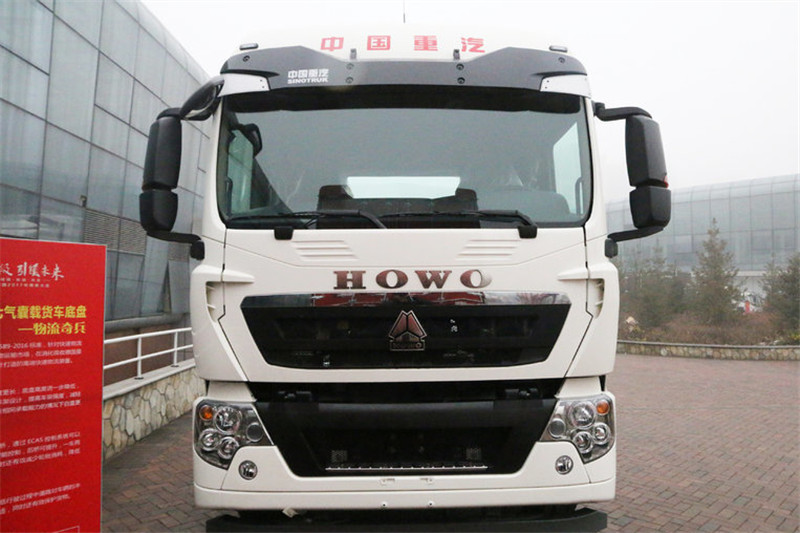 中国重汽 HOWO T5G重卡 340马力 4X2 国五中置轴载货车(ZZ5177XXYM601GE1)