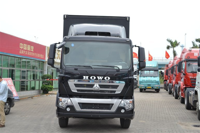 中国重汽 HOWO T5G重卡 280马力 4X2 9.9米 国五厢式载货车(ZZ5187XXYN711GE1)