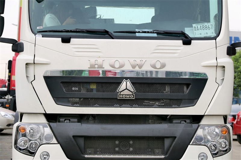 中国重汽 HOWO T5G重卡 280马力 6X2 国四载货车底盘(ZZ1207N56CGD1)