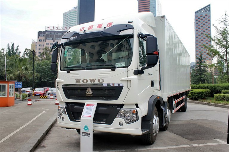 中国重汽 HOWO T5G重卡 310马力 6X2 9.5米 国五厢式载货车(ZZ5257XXYM56CGE1)