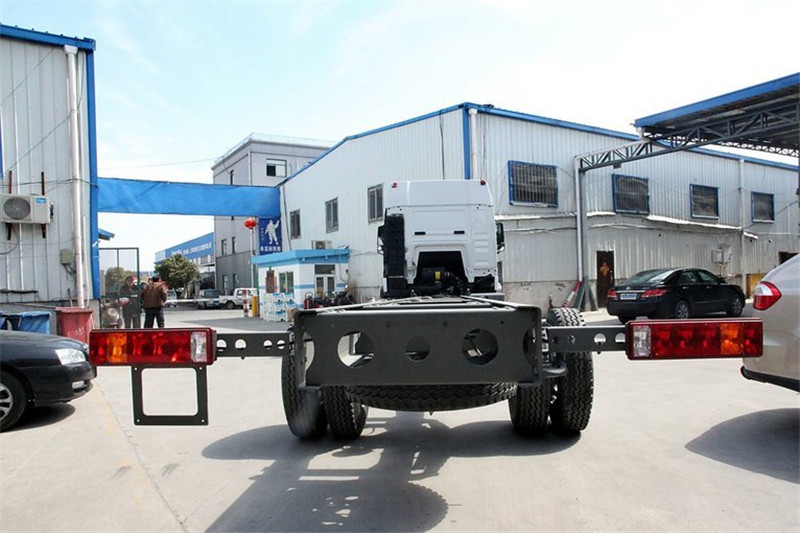 中国重汽 HOWO T5G中卡 210马力 6X2 8.6米 国四栏板载货车(ZZ1207K56CGD1)