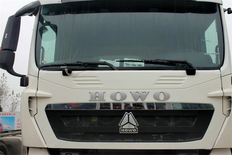 中国重汽 HOWO T5G中卡 240马力 6X2 8.6米 国四栏板载货车(ZZ1207K56CGD1)