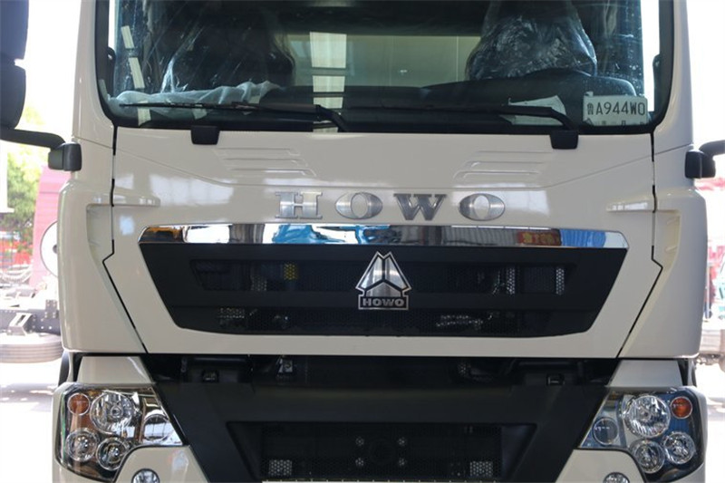 中国重汽 HOWO T5G重卡 280马力 4X2 9.6米 国五厢式载货车(ZZ5187XXYN711GE1H)