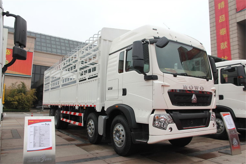 中国重汽 HOWO T5G重卡 310马力 8X4 9.5米 国五仓栅载货车(ZZ5317CCYN466GE1)