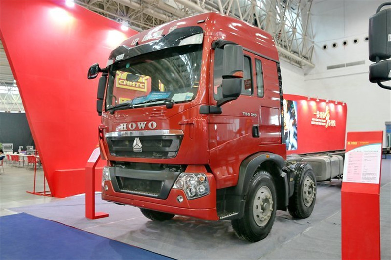 中国重汽 HOWO T5G重卡 310马力 8X4 9.5米 国四仓栅载货车底盘(ZZ5317CCYN466GD1)
