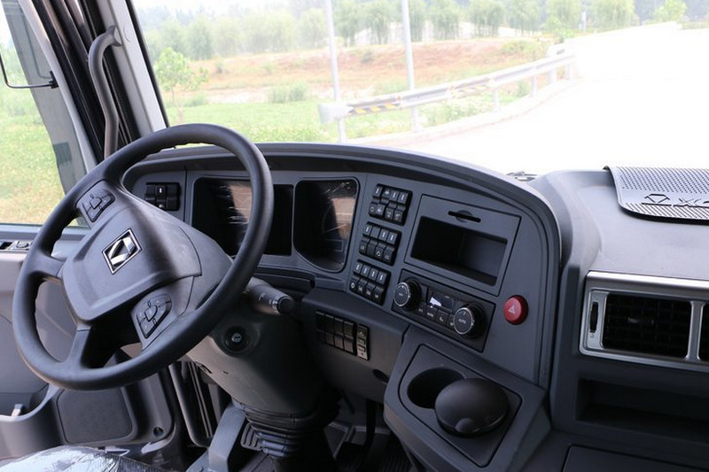 徐工 汉风g7重卡 375马力 6x4 国五 危险品牵引车(nxg