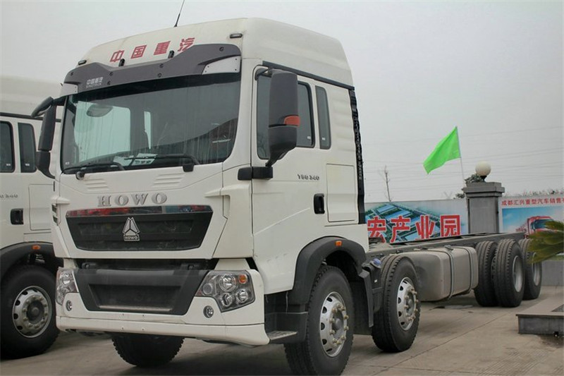 中国重汽 HOWO T5G重卡 340马力 8X4 9.5米 国四载货车(ZZ1317N466GD1)