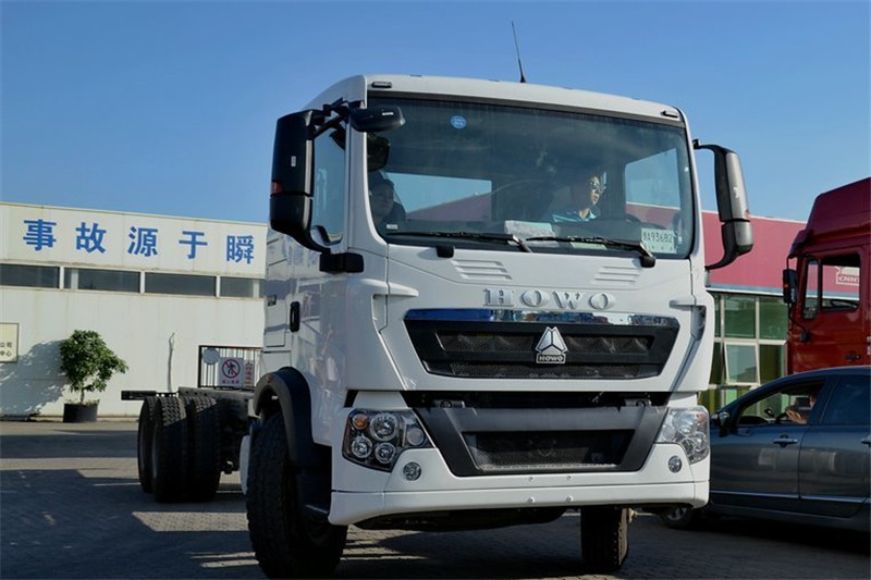 中国重汽 HOWO T5G重卡 280马力 6X4 9.5米 国四载货车(ZZ1257M584GD1)