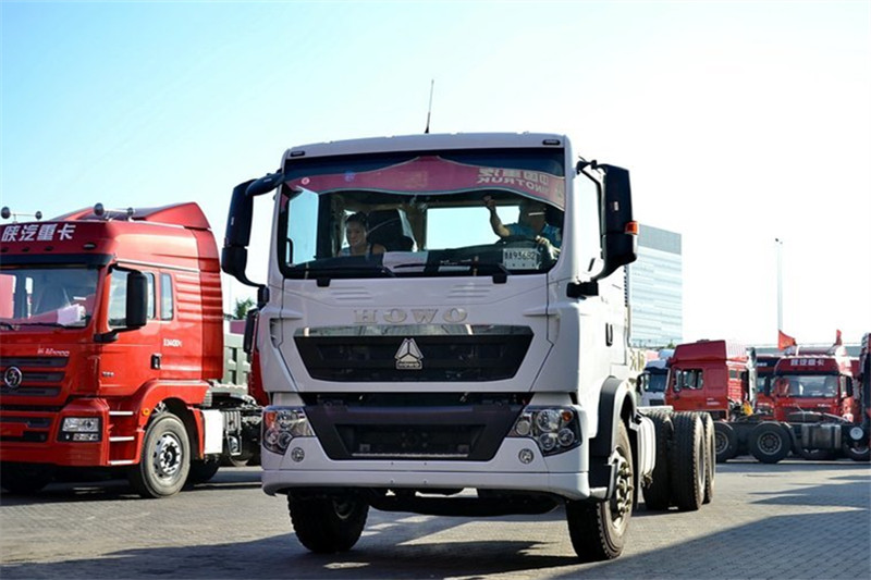 中国重汽 HOWO T5G重卡 280马力 6X4 9.5米 国四载货车(ZZ1257M584GD1)