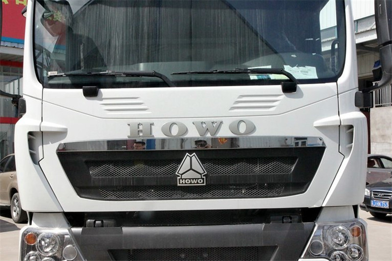 中国重汽 HOWO T5G重卡 310马力 6X4 9.5米 国四栏板载货车(ZZ1257N584GD1)