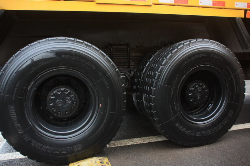 上汽红岩 新金刚重卡 350马力 8X4 7米 国四 自卸车(上柴)(CQ3315HTG336)