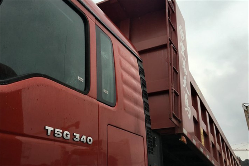 中国重汽 HOWO T5G系重卡 340马力 8X4 7.6米 国四自卸车(ZZ3317N356GD1)
