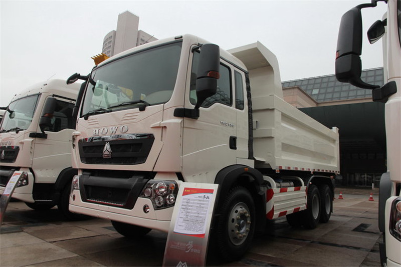 中国重汽 HOWO T5G系重卡 280马力 8X4 5.8米 国四自卸车(ZZ3317M256GD1)