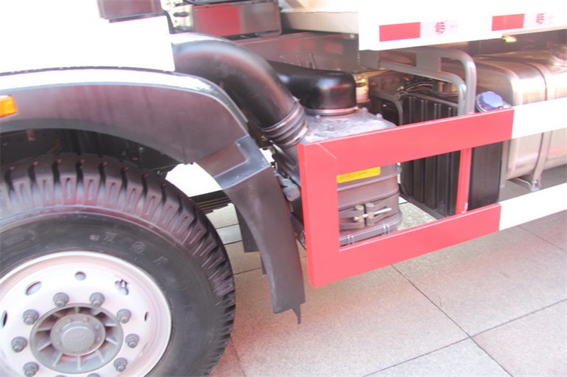 中国重汽 HOWO T5G重卡 340马力 8X4 6.8米 国五自卸车(ZZ3317N326GE1)