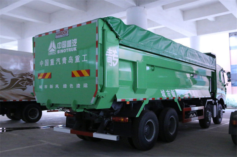 中国重汽 HOWO T6G重卡 380马力 8X4 国五自卸车(渣土车)(ZZ3317N386WE1)