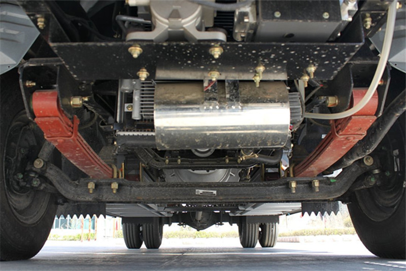 唐骏欧铃 T1系列 40马力 4.2米单排厢式微卡(纯电动)(ZB5040XXYBEVKDD6)底盘图片