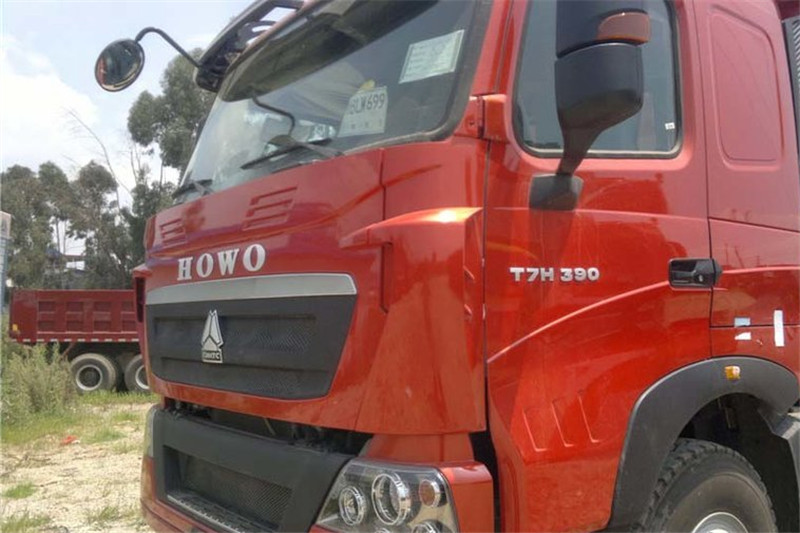 中国重汽 HOWO T7H重卡 440马力 8X4 8米 国五自卸车(ZZ3317V426HE1)