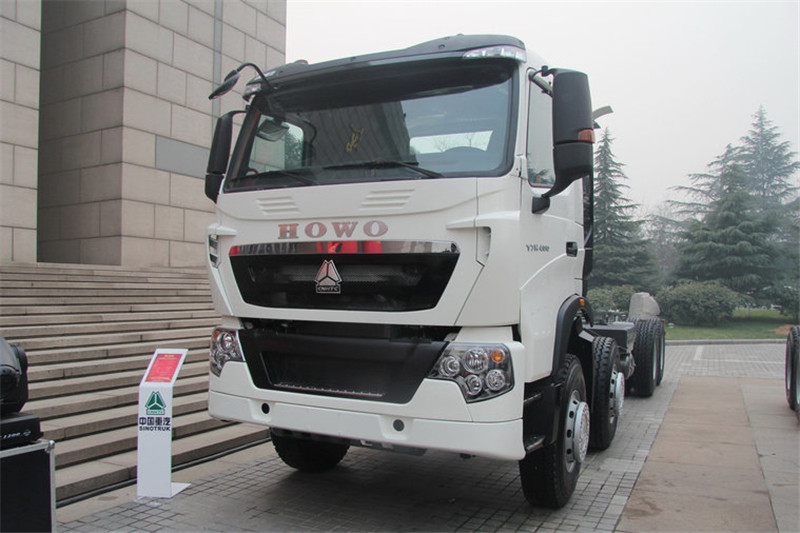 中国重汽 HOWO-T7H重卡 400马力 8X4 国四混凝土搅拌车(底盘)(ZZ1317N366MD1)