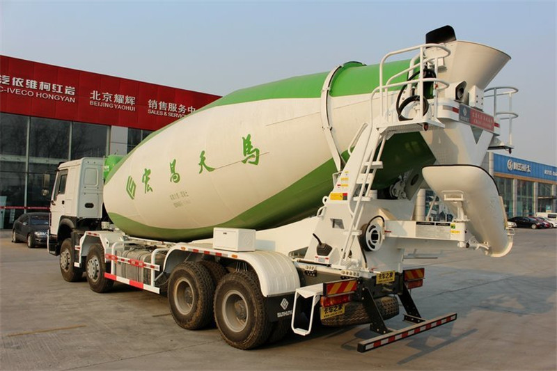 中国重汽 HOWO 380马力 8X4 国四混凝土搅拌车(ZZ5317GJBN3667D1)