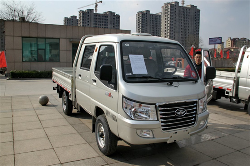 唐骏欧铃 赛菱A6 1.1L 61马力 汽油/CNG 2.6米 国四双排栏板微卡(ZB1023ASC3F)