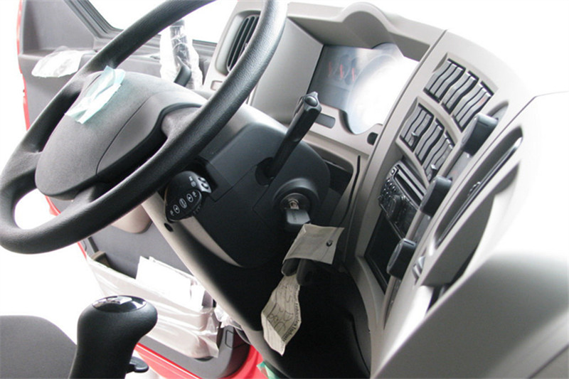 雷诺 Premium系列重卡 380马力 6X4 牵引车