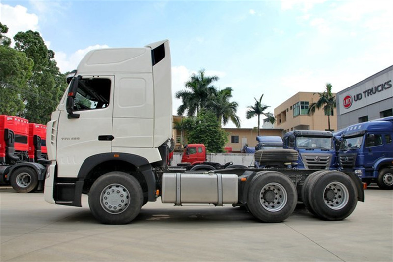 中国重汽 HOWO T7H重卡 540马力 6X4 国五牵引车(ZZ4257W324HE1B)