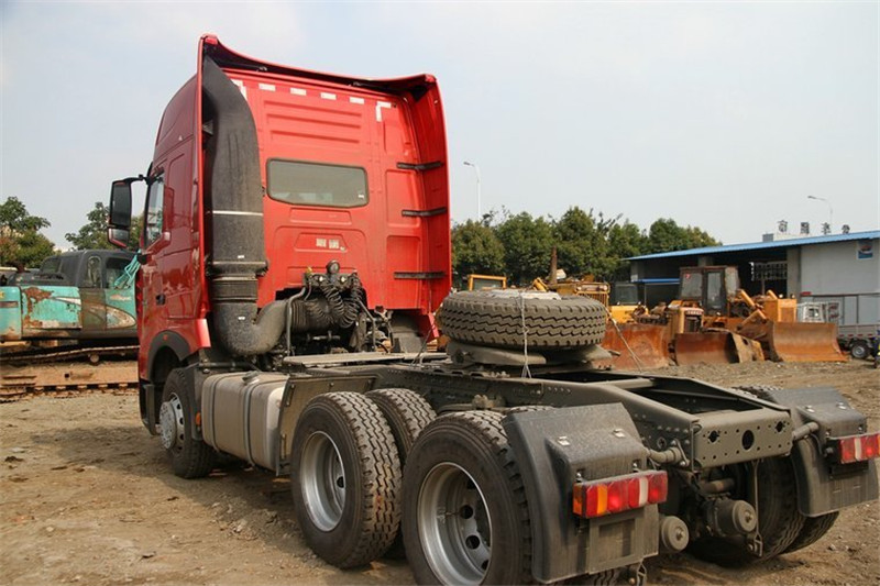 中国重汽 HOWO T7H重卡 440马力 6X4 国四牵引车(ZZ4257V324HD1B)